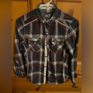 Medium BKE pearl snap long sleeve shirt